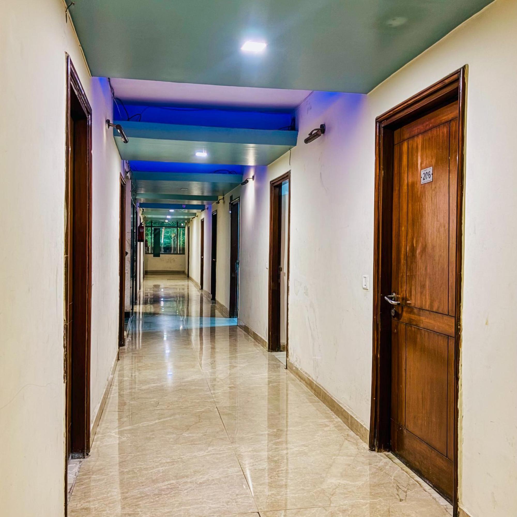 Hotel Saket Prayagraj Bagian luar foto