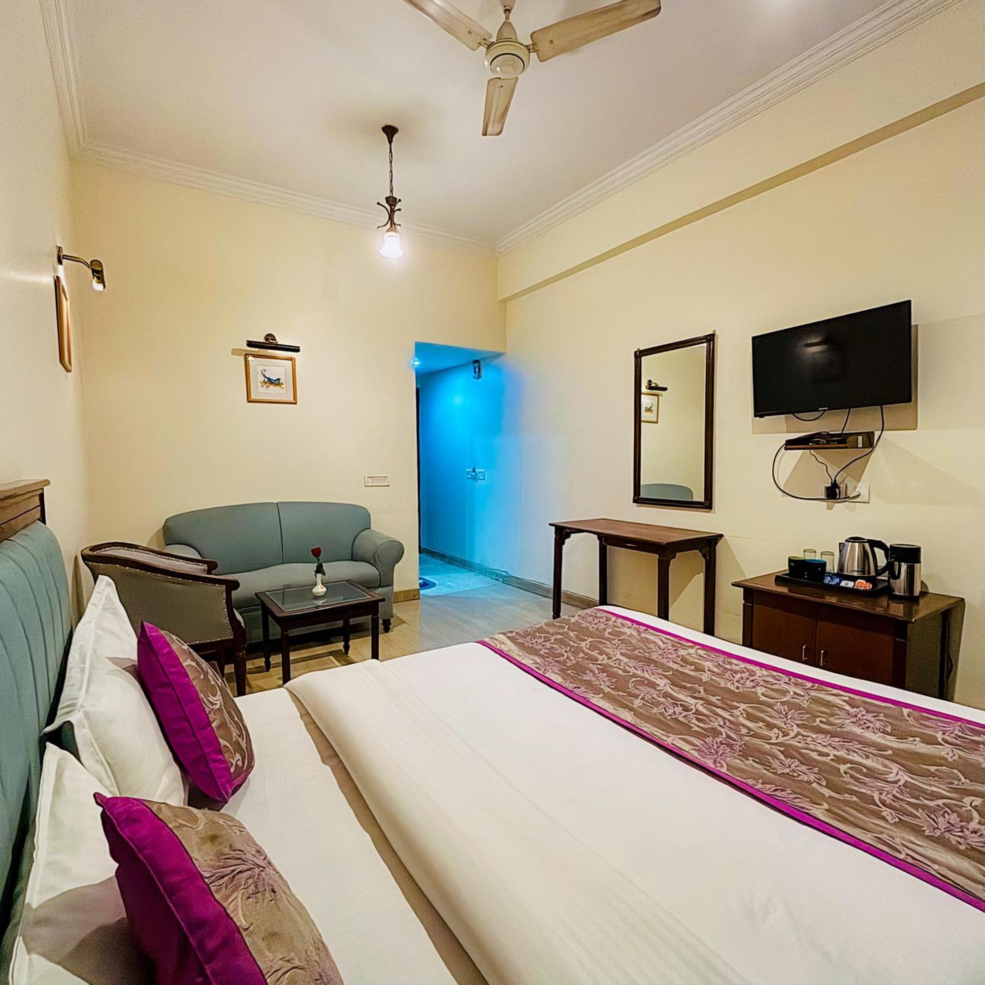 Hotel Saket Prayagraj Bagian luar foto