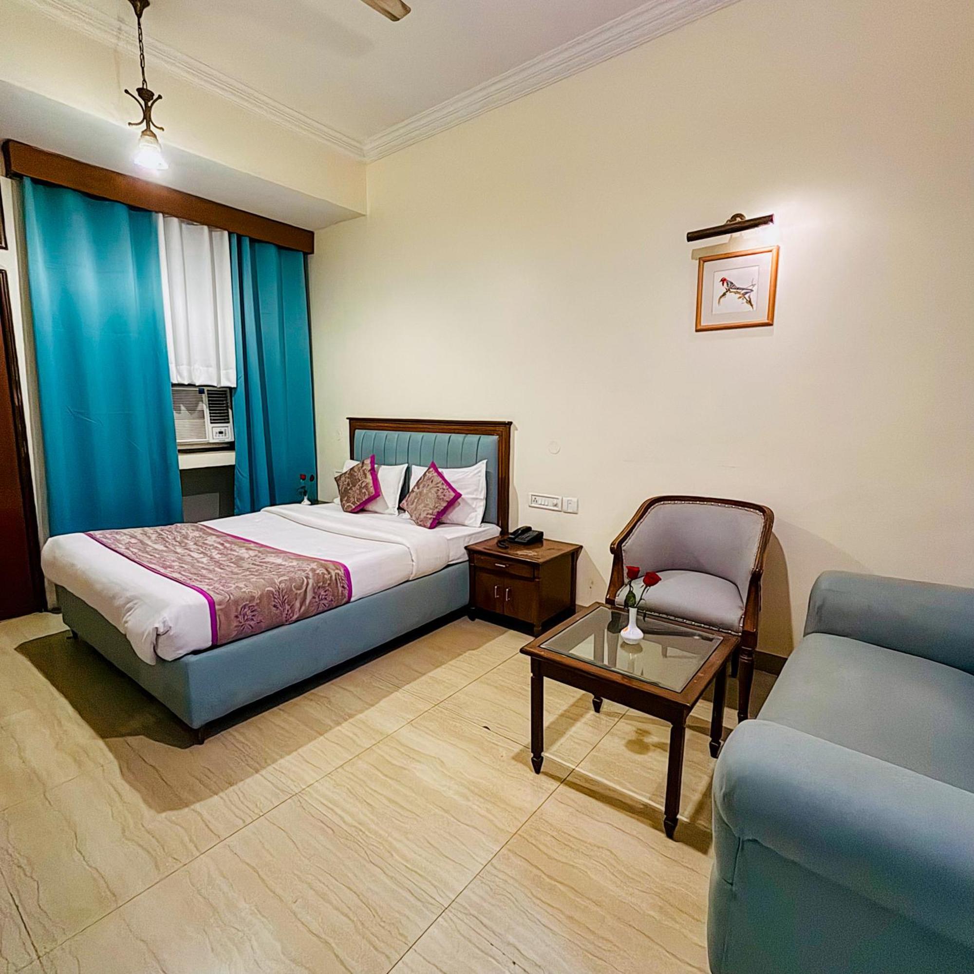 Hotel Saket Prayagraj Bagian luar foto